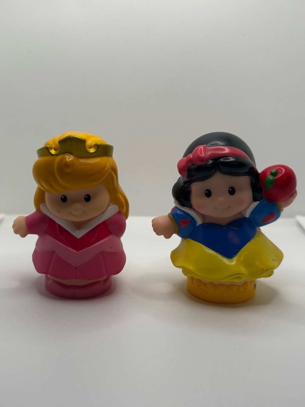 Fisher Price Little People Princess Talkers Lot Of 2 - Aurora & Snow White Apple